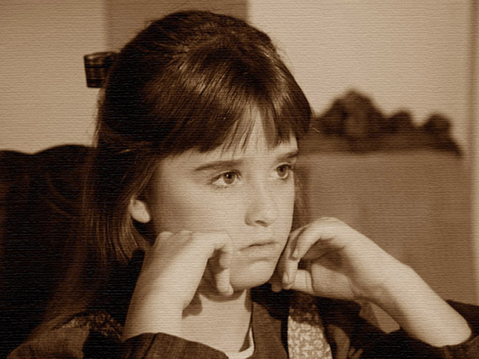 Alicia Sanderson/Edwards, played by Kyle Richards.